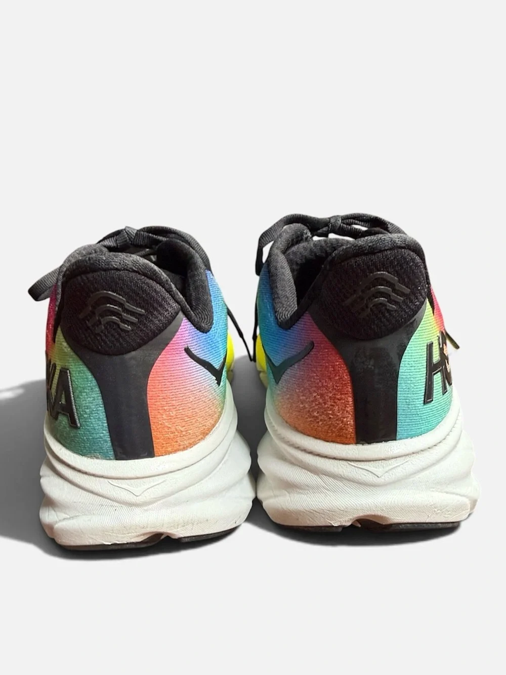 Hoka One One Women’s Clifton 9 Gradient Rainbow Running Shoe Sneaker Size 10